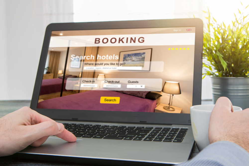 Booking websites. Отель booking. Бронирование отелей картинка. Отель бронирование ноутбук.