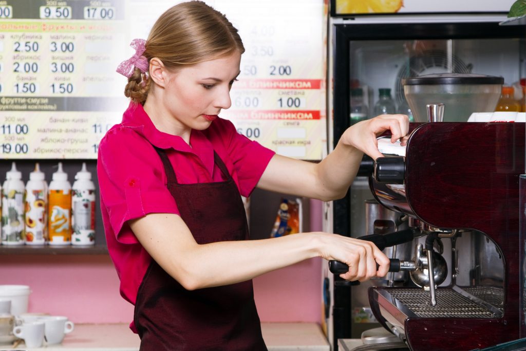 Young workers ‘out of pocket’ due to minimum wage rules