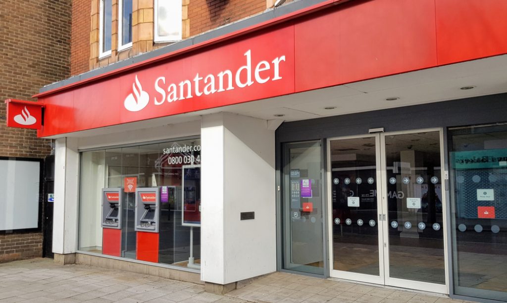 New and existing Santander customers can net £185 switch bonus