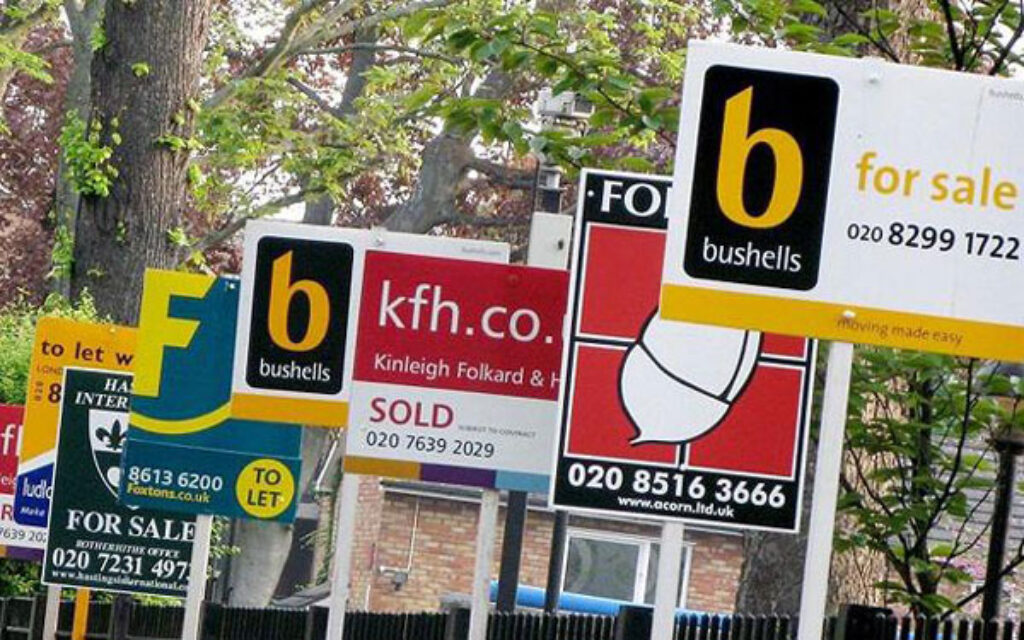 Asking prices rise annually for first time in six months