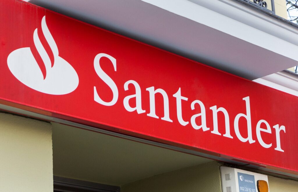 Santander shines spotlight on deposit originations