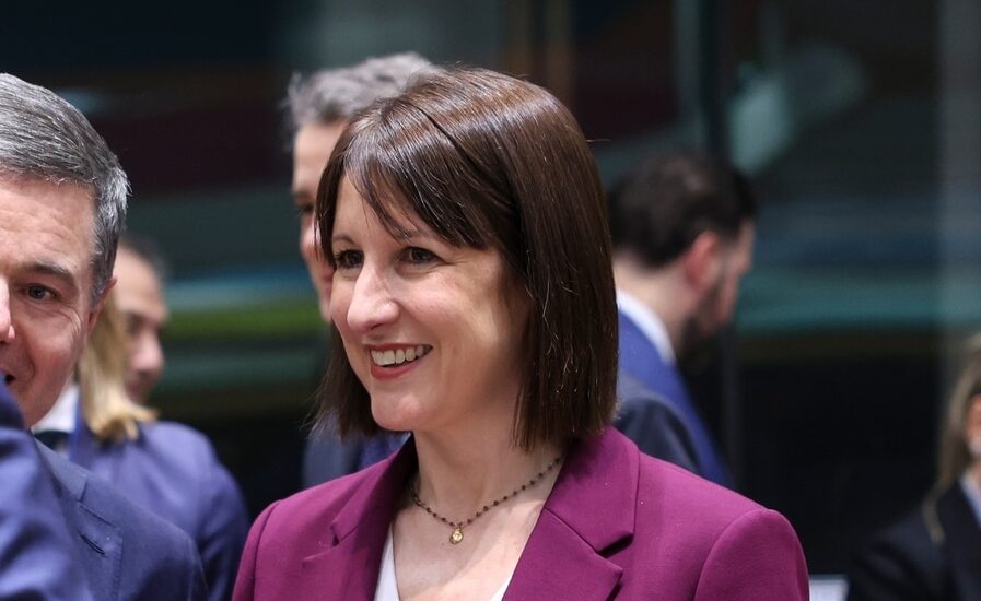 Teens mistake Rachel Reeves for a Hollywood actor
