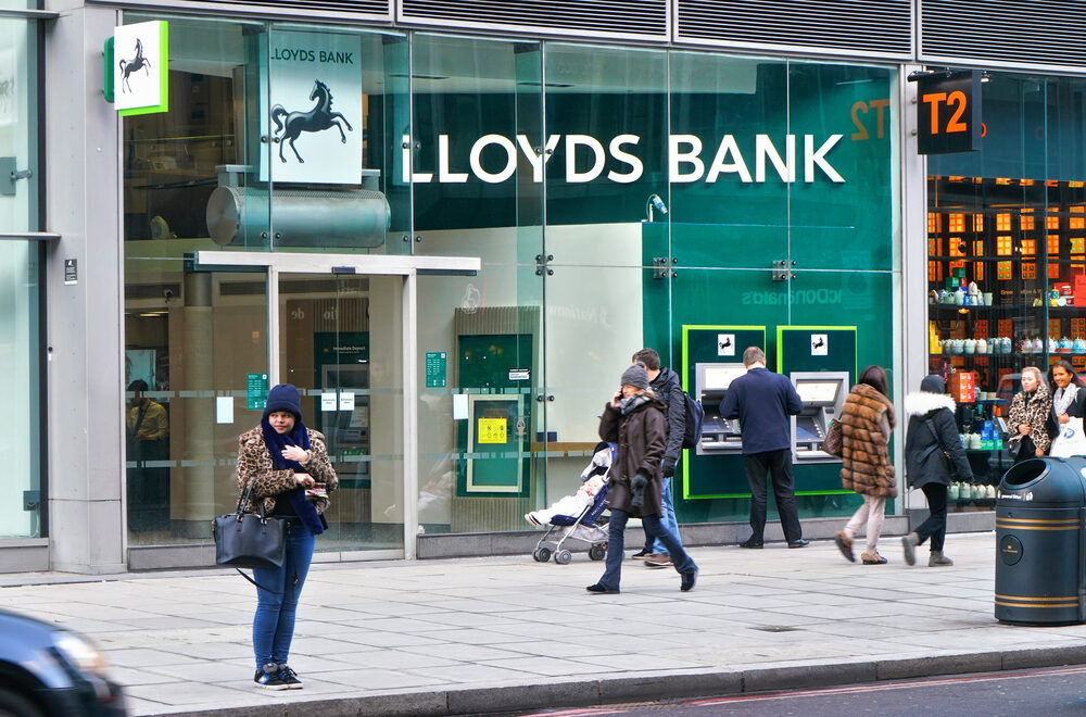 Lloyds' new Premier account offers 'free' perks for wealthy