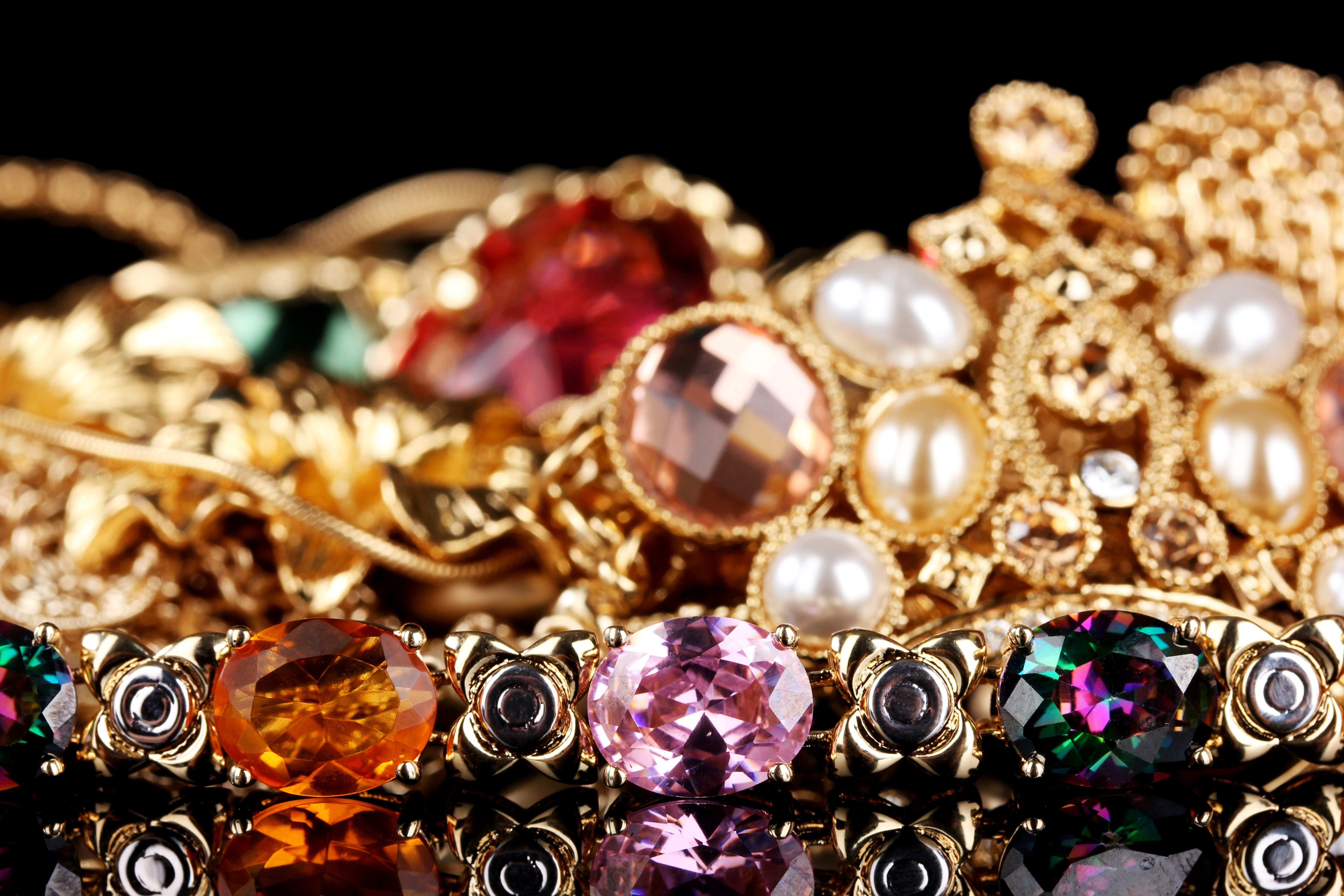 Jewelry ювелирное изделие. Ювелирные украшения. Красивая бижутерия. Золотые украшения. Драгоценные ювелирные украшения.
